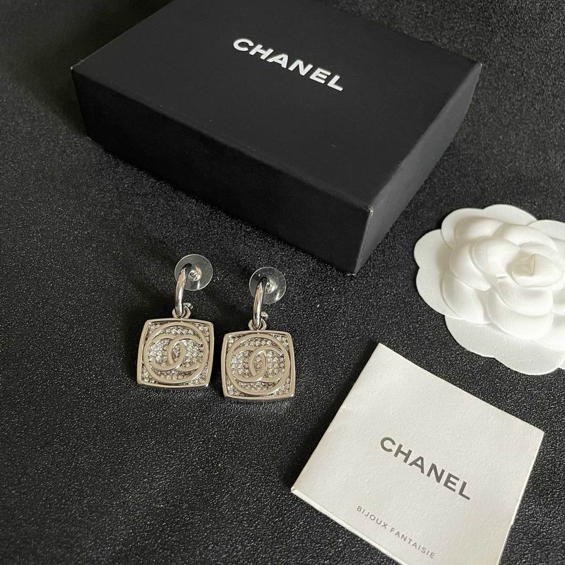 Chanel  Earring 03yxs475